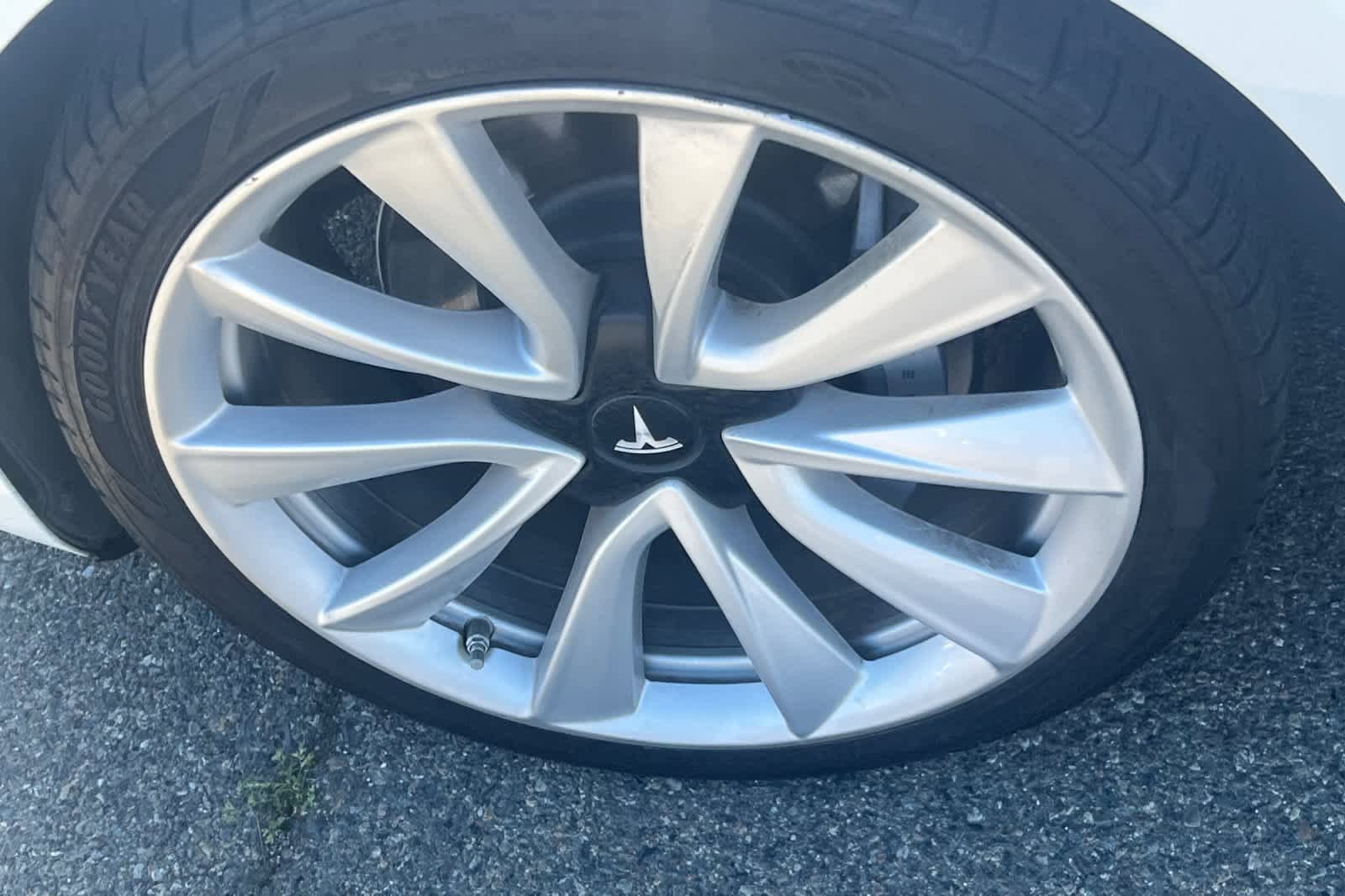 Used 2018 Tesla Model 3 Long Range image 10