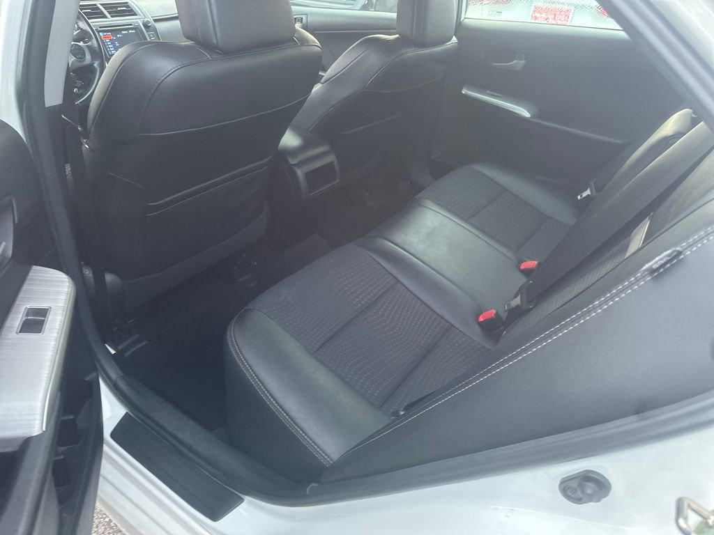 Used 2014 Toyota Camry SE image 14