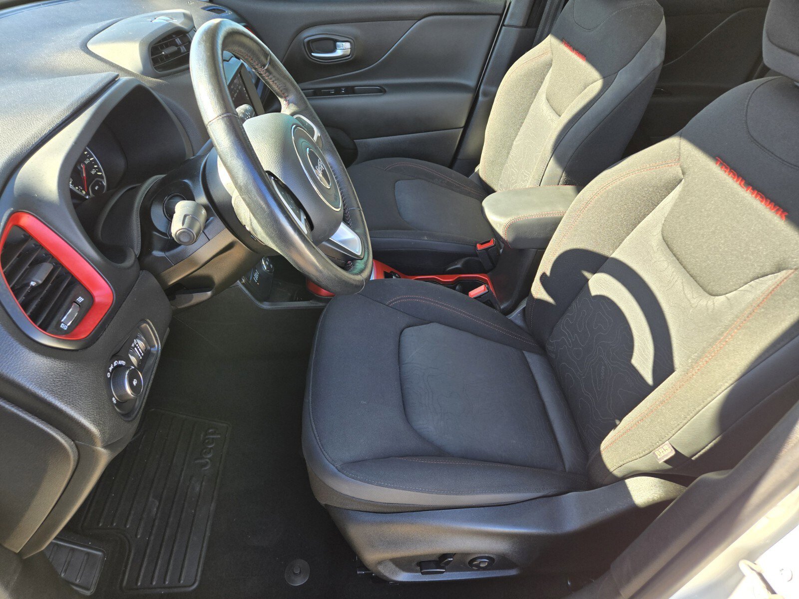 Used 2021 Jeep Renegade Trailhawk w/ Sun & Sound Group image 10