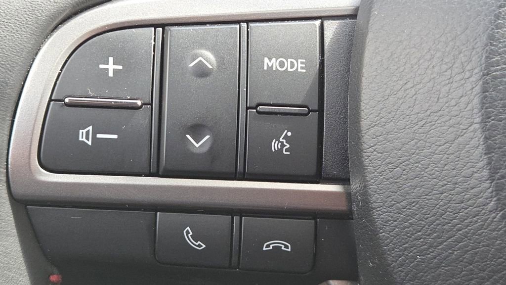 Used 2023 Lexus GX 460 Premium w/ Premium Package image 11