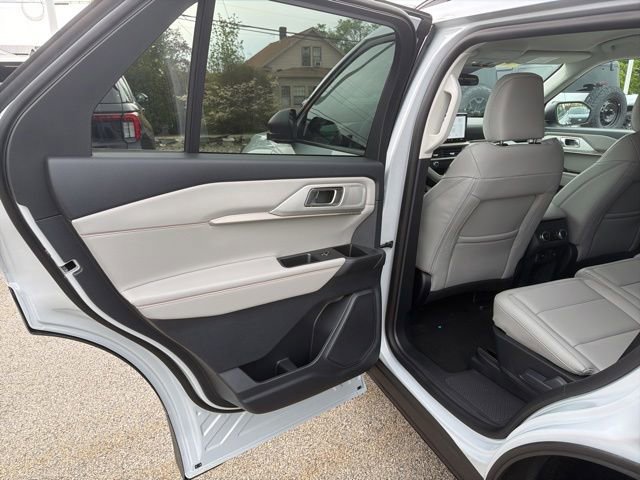 New 2026 Ford Explorer Active AWD/4WD image 11