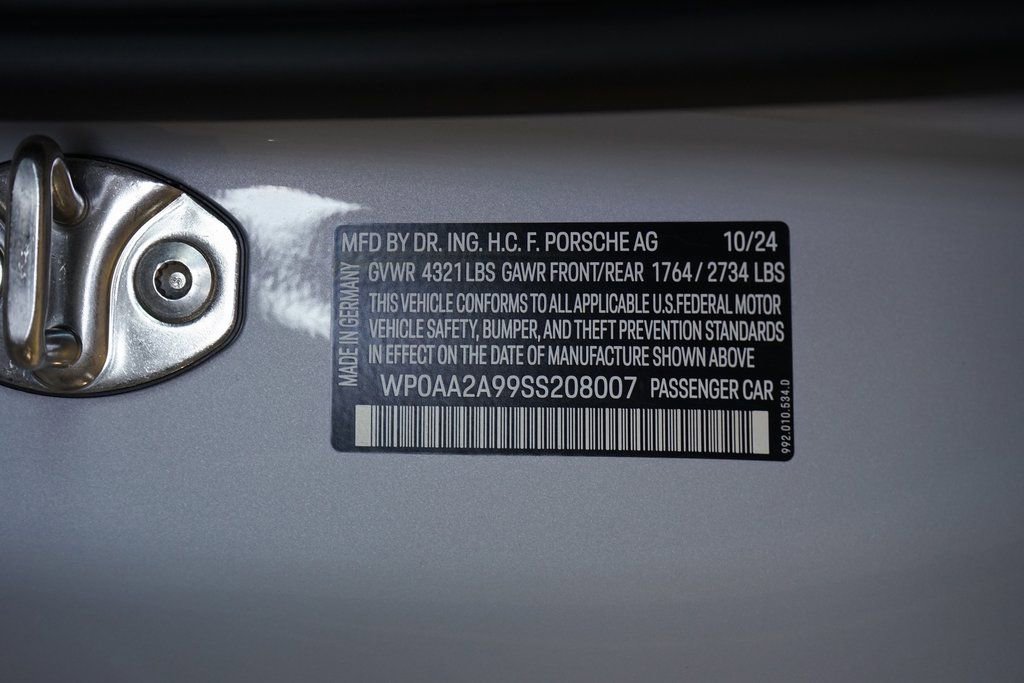 Used 2025 Porsche 911 Carrera image 38