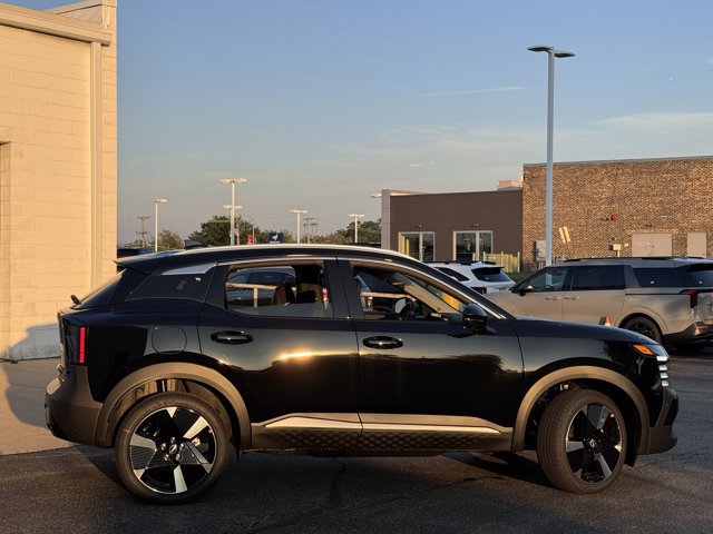 New 2025 Nissan Kicks SR w/ SR Premium Package image 7