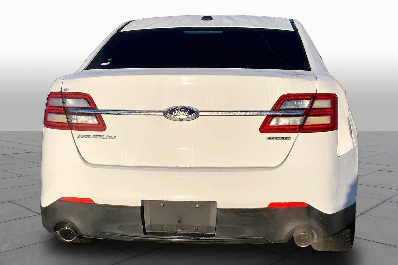 Used 2017 Ford Taurus SE FWD image 5