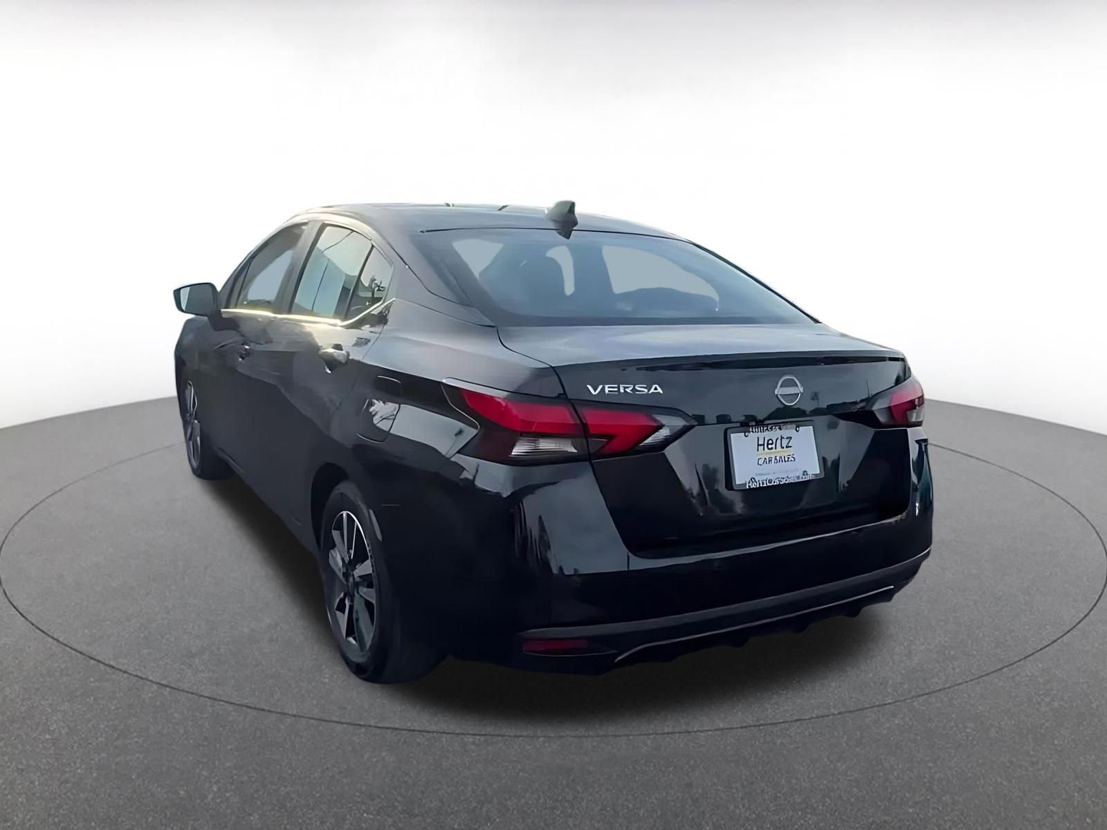 Used 2025 Nissan Versa SV image 11