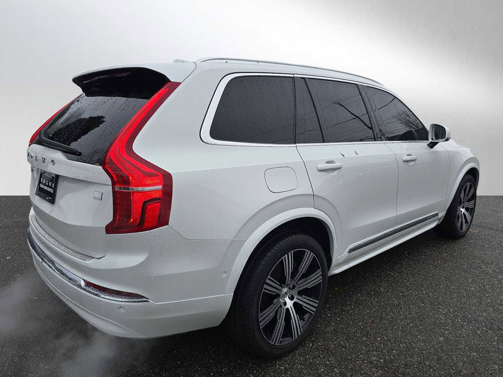 Certified 2024 Volvo XC90 T8 Plus w/ Protection Package Premier image 3