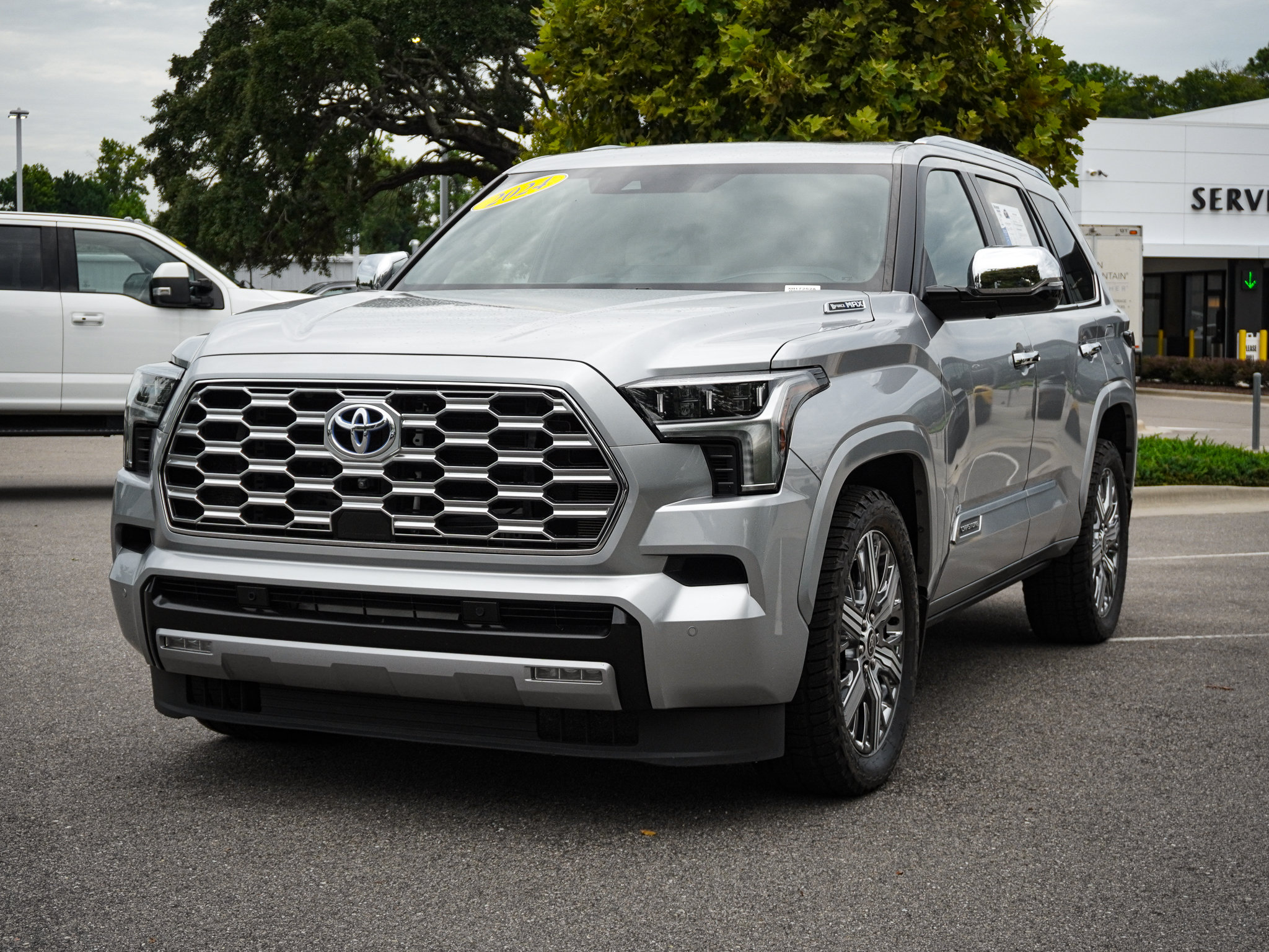 Used 2024 Toyota Sequoia Capstone AWD/4WD image 5