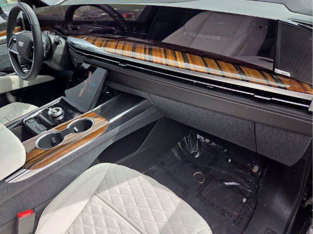New 2026 Cadillac Escalade Platinum Sport AWD/4WD image 24