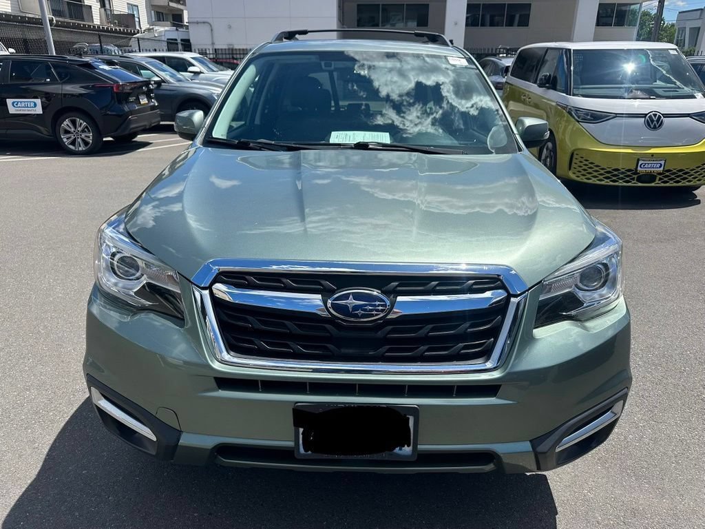 Used 2017 Subaru Forester 2.5i Touring AWD/4WD image 2