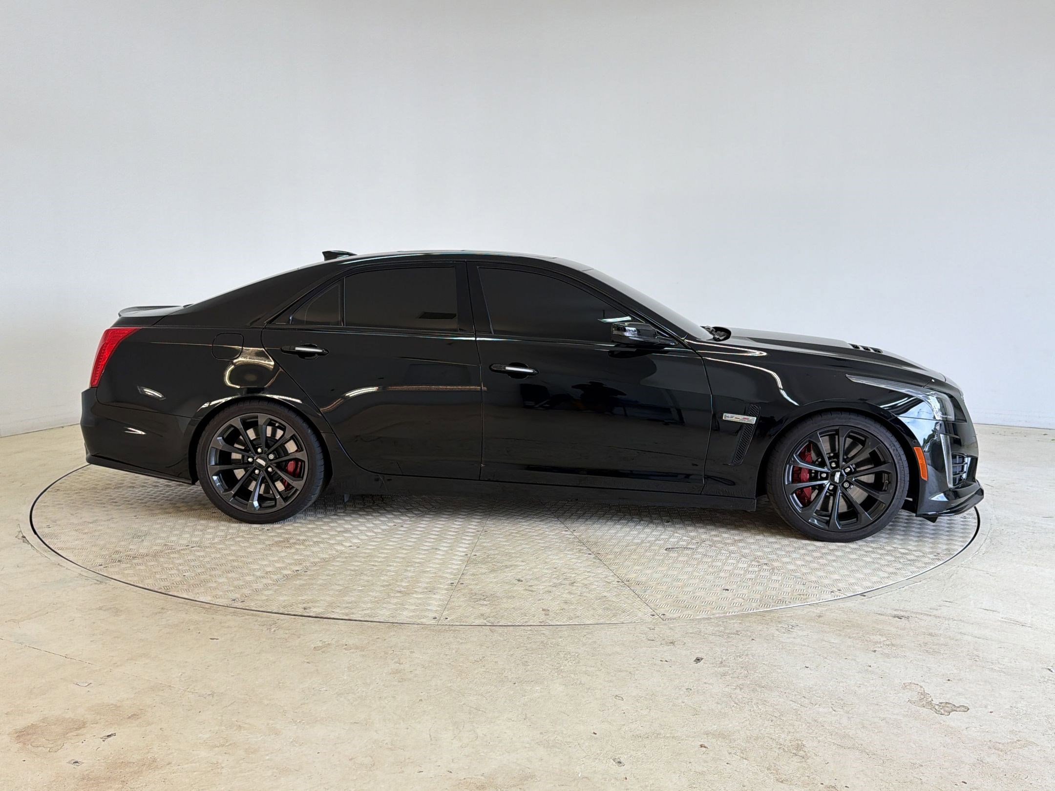 Used 2018 Cadillac CTS V w/ Luxury Package image 8