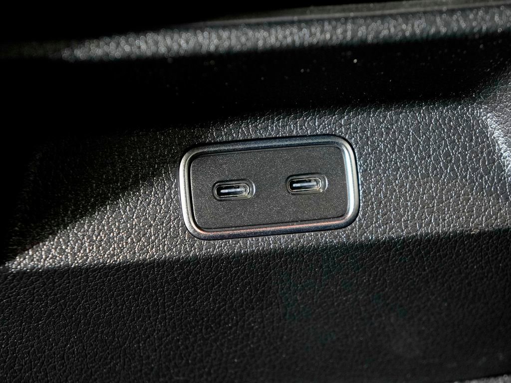 Used 2026 Mercedes-Benz GLE 580 4MATIC image 32