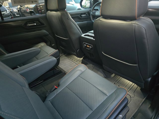 Used 2025 GMC Yukon AT4 image 11