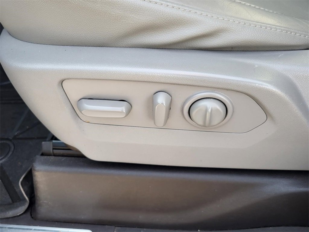 Used 2020 Chevrolet Silverado 2500 LTZ w/ LTZ Convenience Package image 17