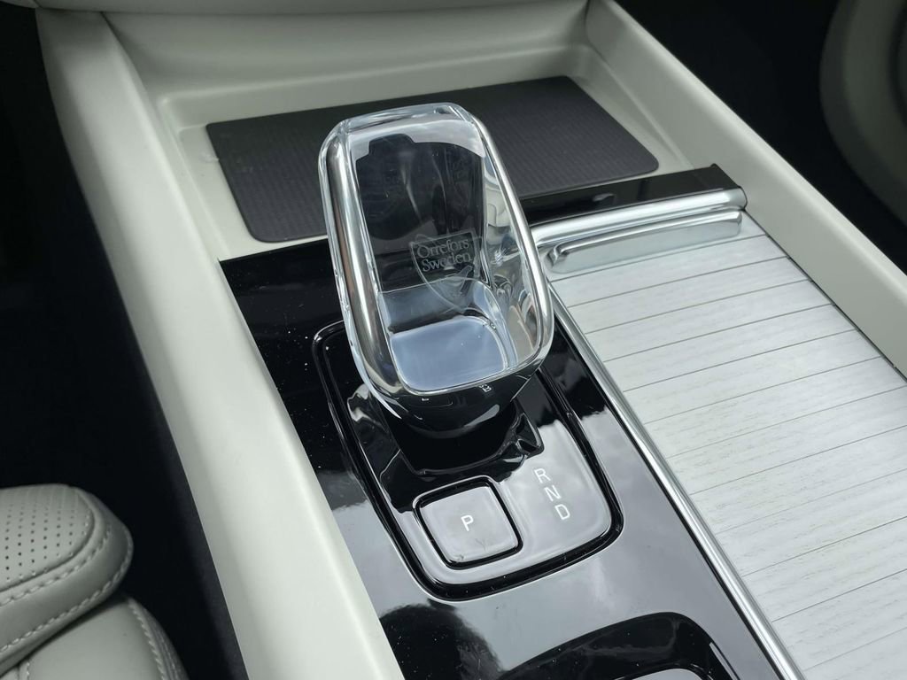 New 2026 Volvo XC60 B5 Ultra w/ Protection Package Premier image 23