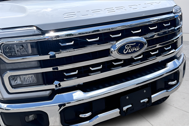 Used 2024 Ford F250 Lariat w/ Chrome Package AWD/4WD image 34
