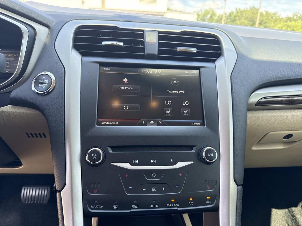 Used 2015 Ford Fusion SE w/ Equipment Group 202A FWD image 23