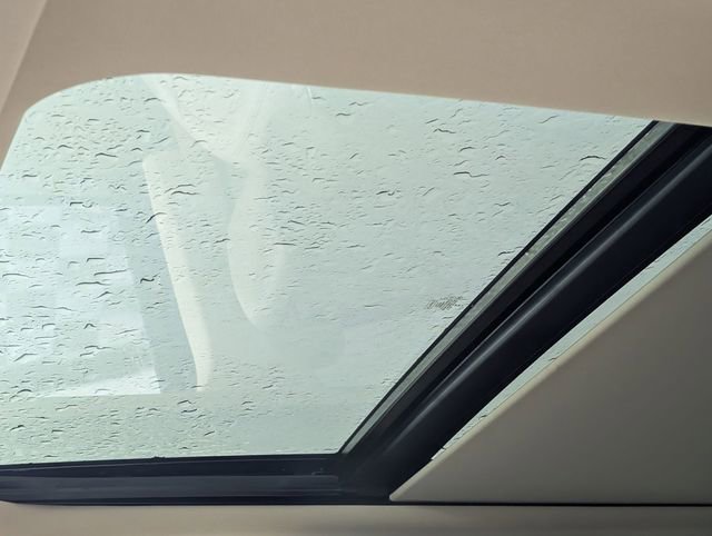 Used 2024 Ford Expedition Limited image 13