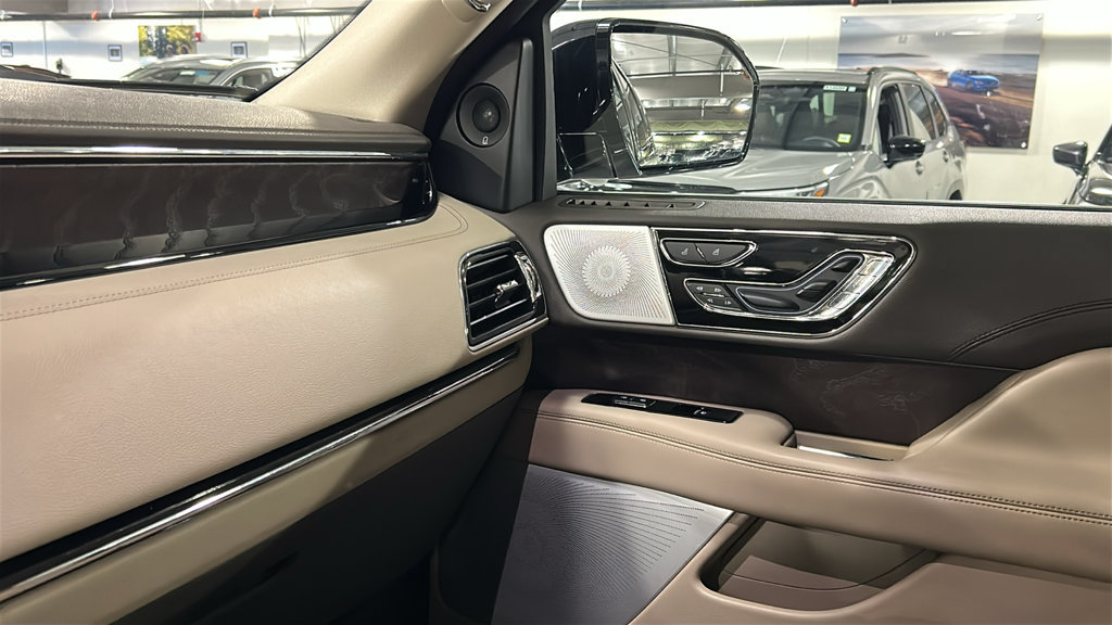 Used 2023 Lincoln Navigator L Reserve AWD/4WD image 19