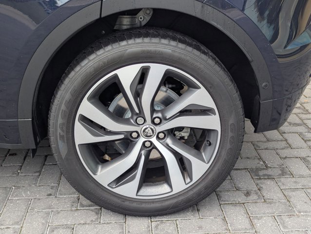 Certified 2024 Jaguar E-PACE R-Dynamic SE AWD/4WD image 6