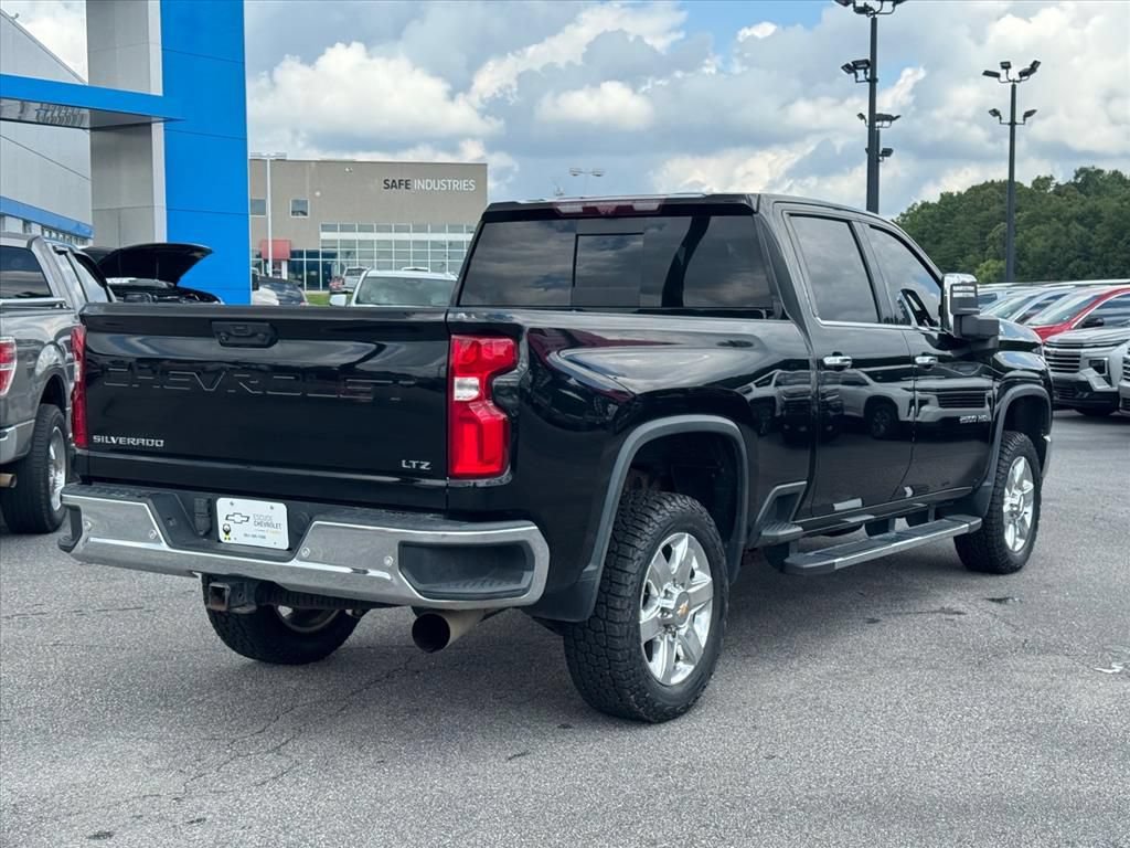 Used 2022 Chevrolet Silverado 2500 LTZ w/ LTZ Convenience Package AWD/4WD image 3