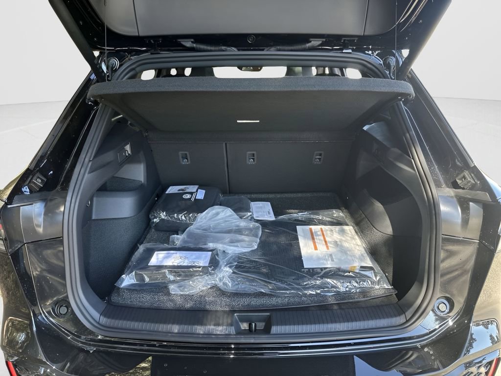 New 2026 Volkswagen Tiguan SEL R-Line image 24