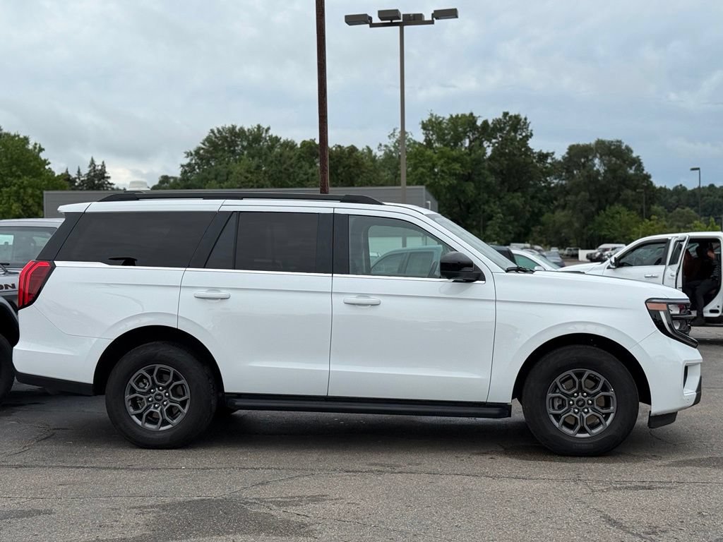 Used 2025 Ford Expedition Active AWD/4WD image 35