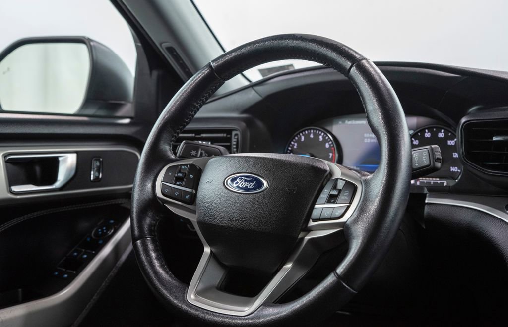 Used 2022 Ford Explorer XLT AWD/4WD image 23