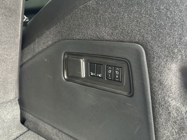 Used 2021 Cadillac Escalade Premium Luxury Platinum image 32