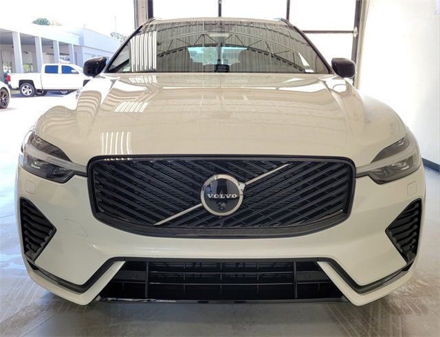 New 2026 Volvo XC60 B5 Plus w/ Protection Package Premier image 4