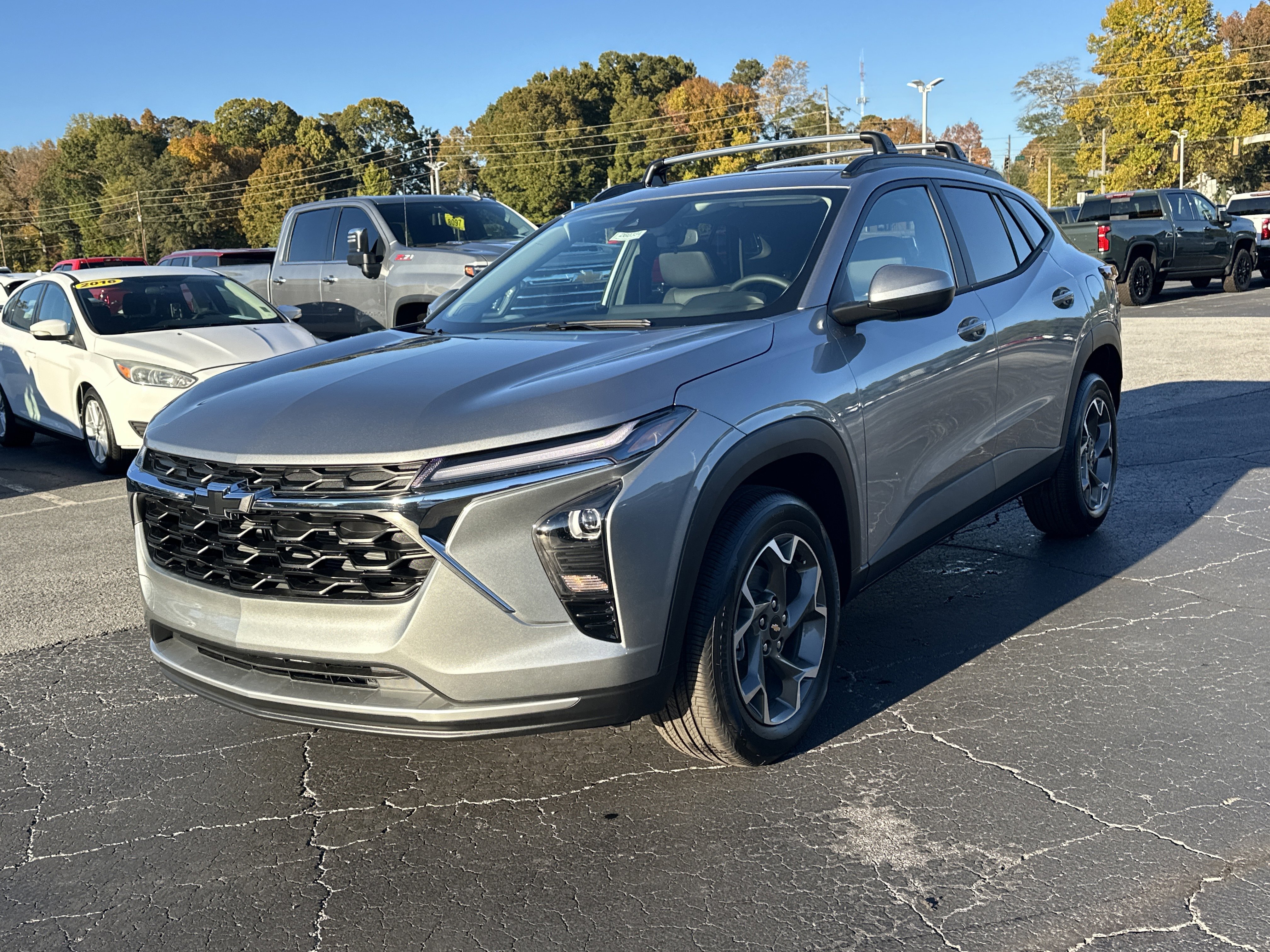 New 2026 Chevrolet Trax LT w/ Driver Confidence Package FWD image 5