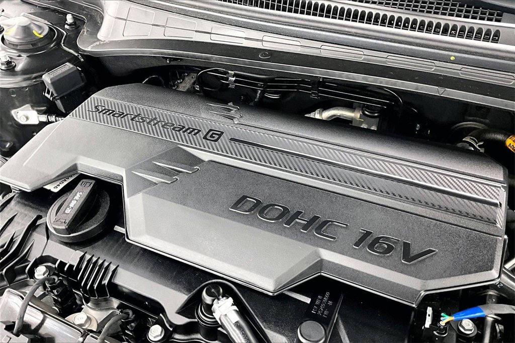 Used 2025 Hyundai Elantra SE image 34