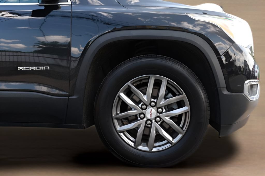 Used 2017 GMC Acadia SLT AWD/4WD image 4
