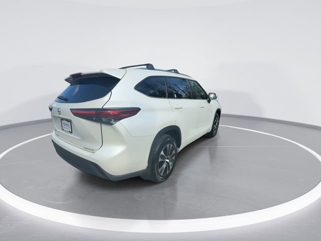 Used 2021 Toyota Highlander XLE image 8