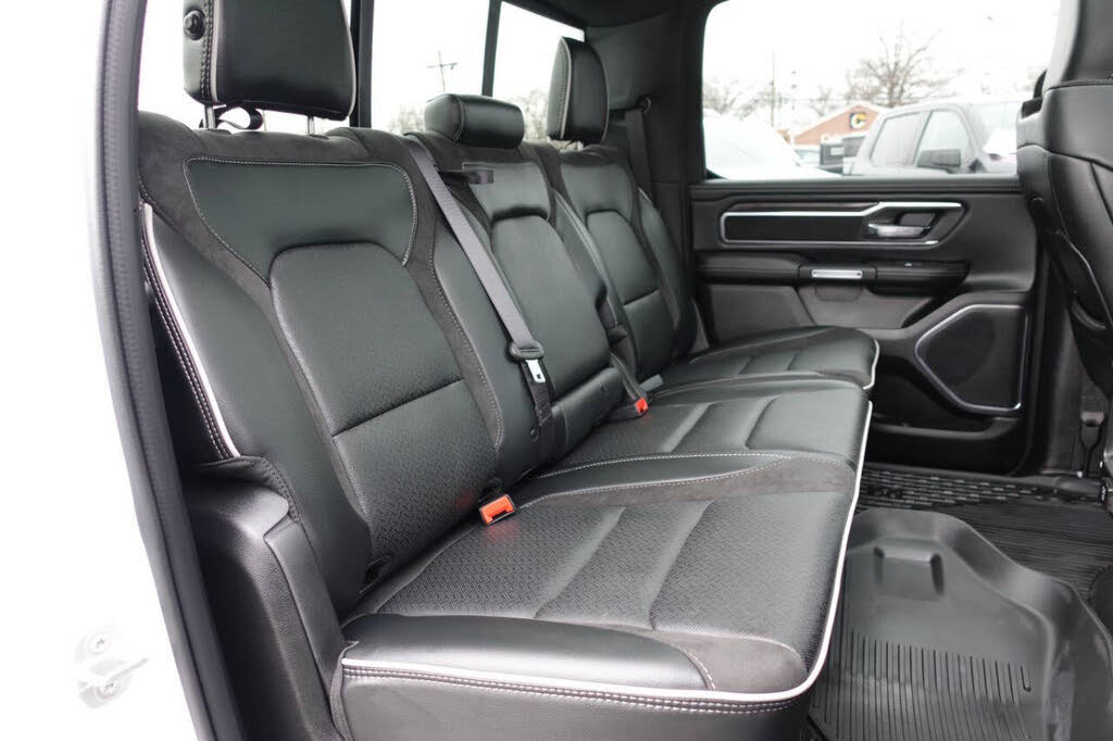 Used 2025 RAM 1500 Laramie w/ Sport Appearance Package AWD/4WD image 31