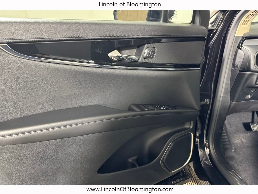 Used 2023 Lincoln Nautilus AWD w/ Premium Package image 18