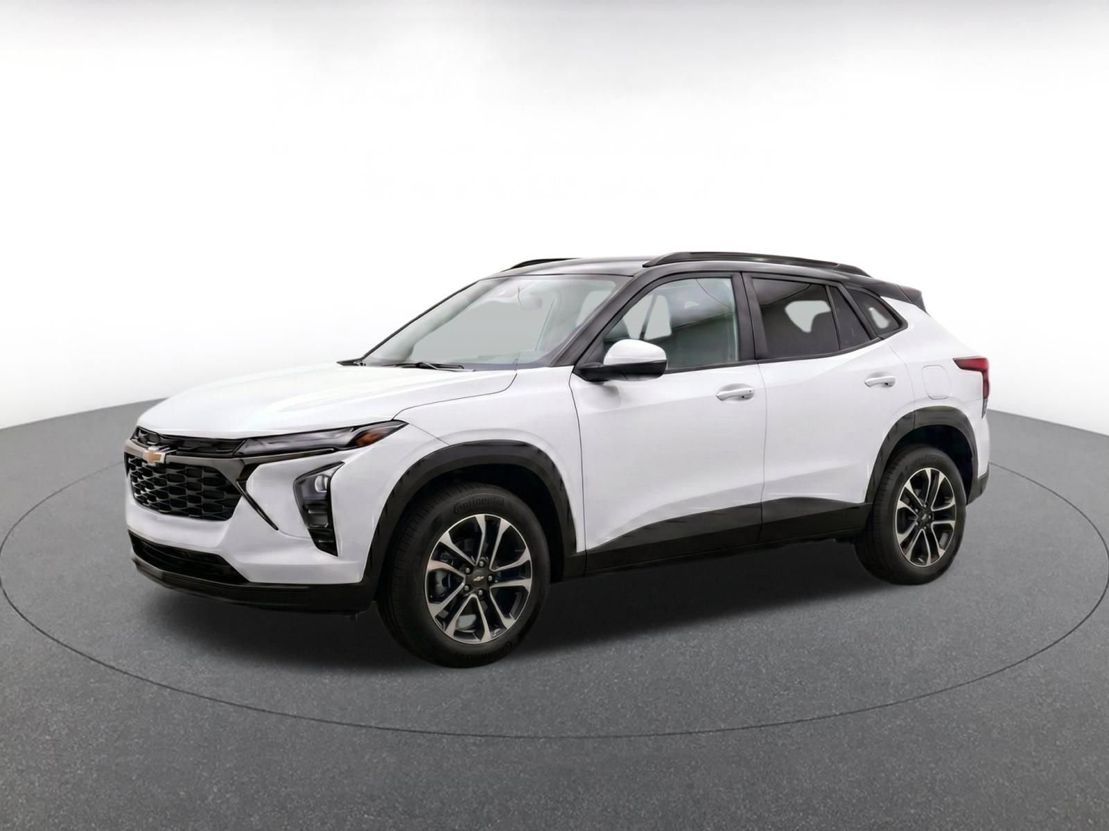 Used 2025 Chevrolet TrailBlazer LT FWD image 3