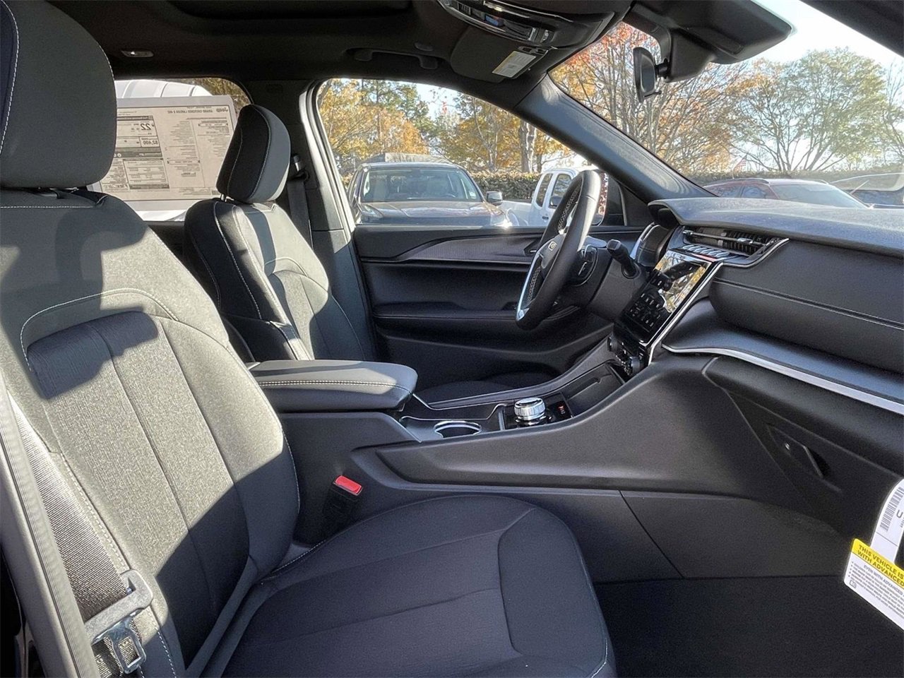 New 2025 Jeep Grand Cherokee Laredo X image 15