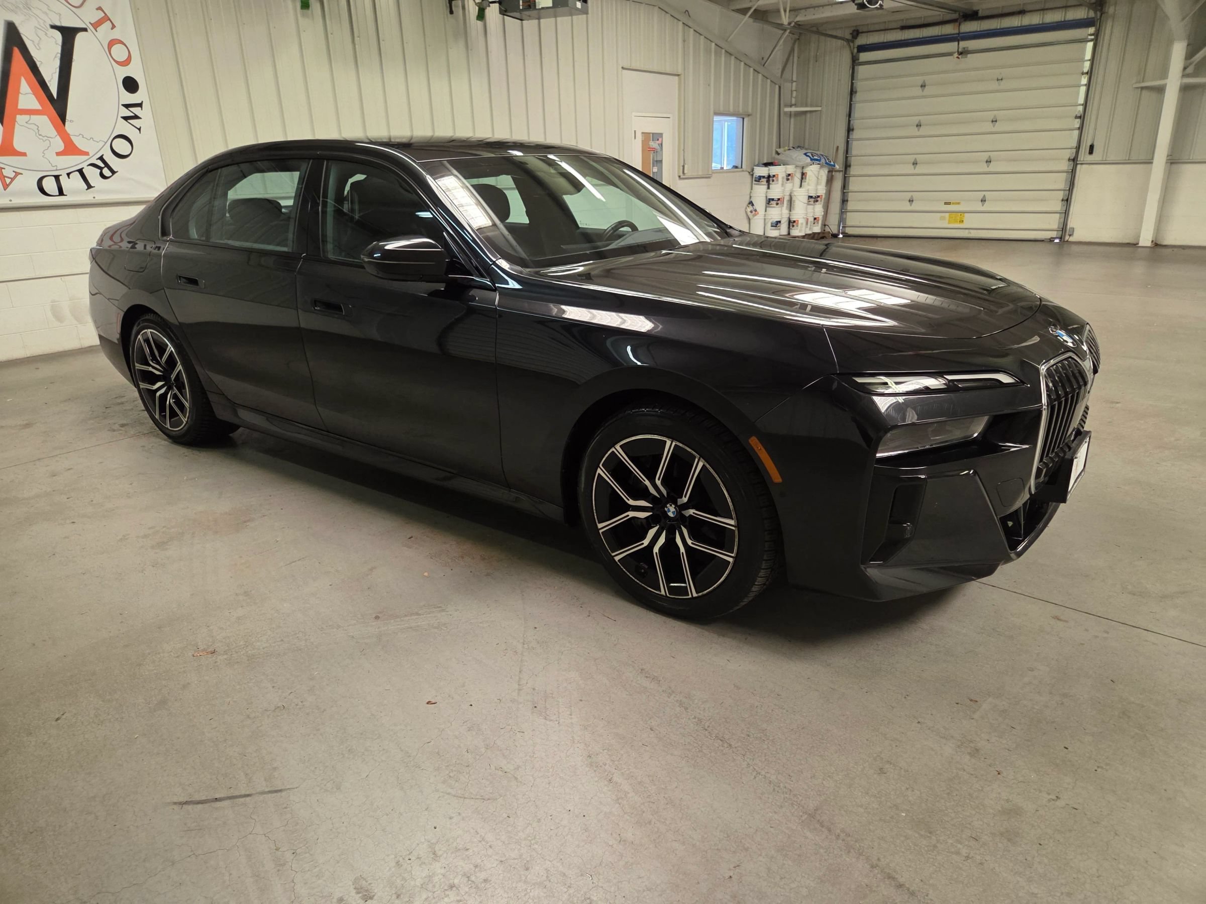 Used 2024 BMW 740i xDrive AWD/4WD image 10