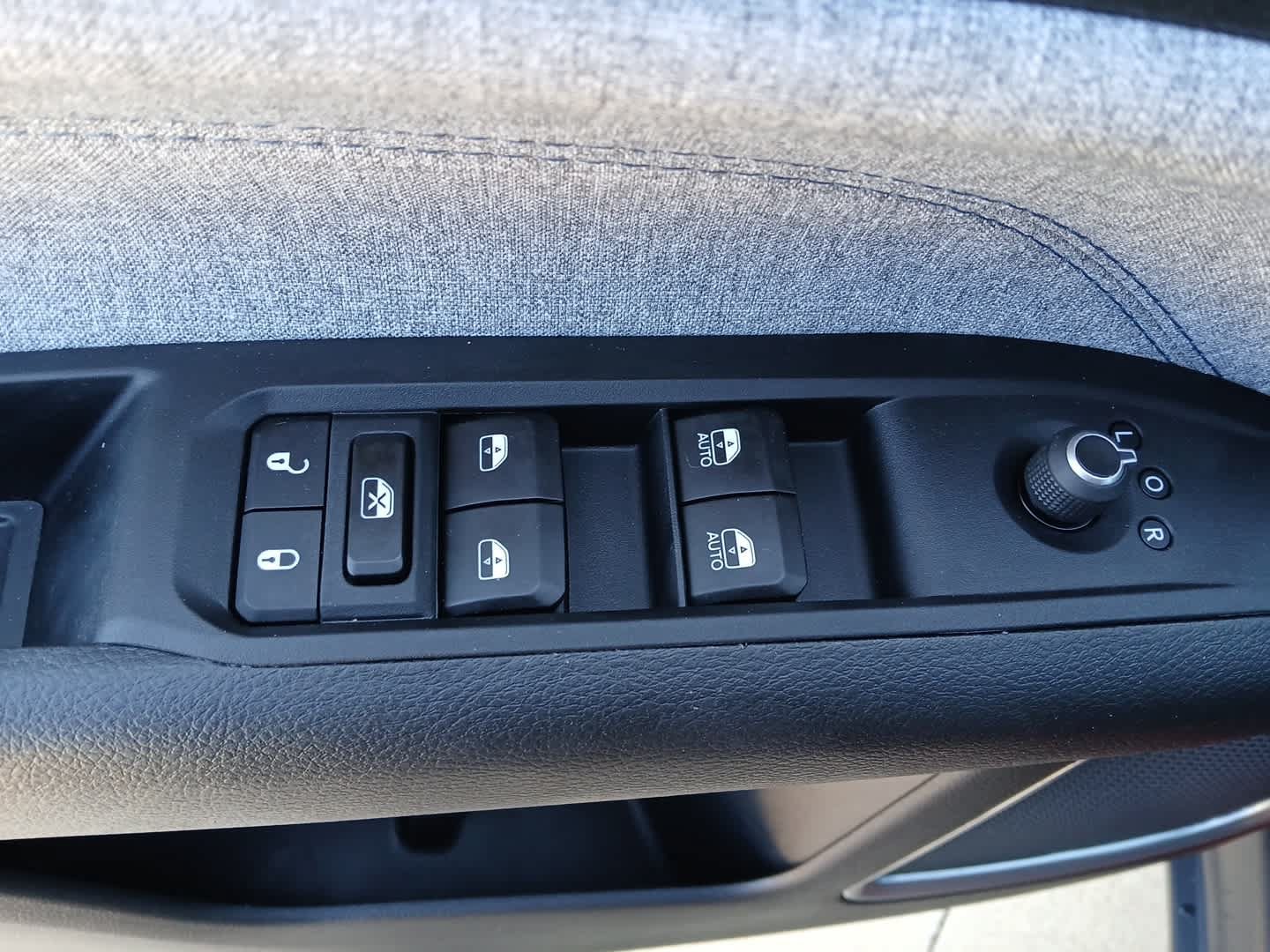 Used 2025 Jeep Compass Sport AWD/4WD image 14