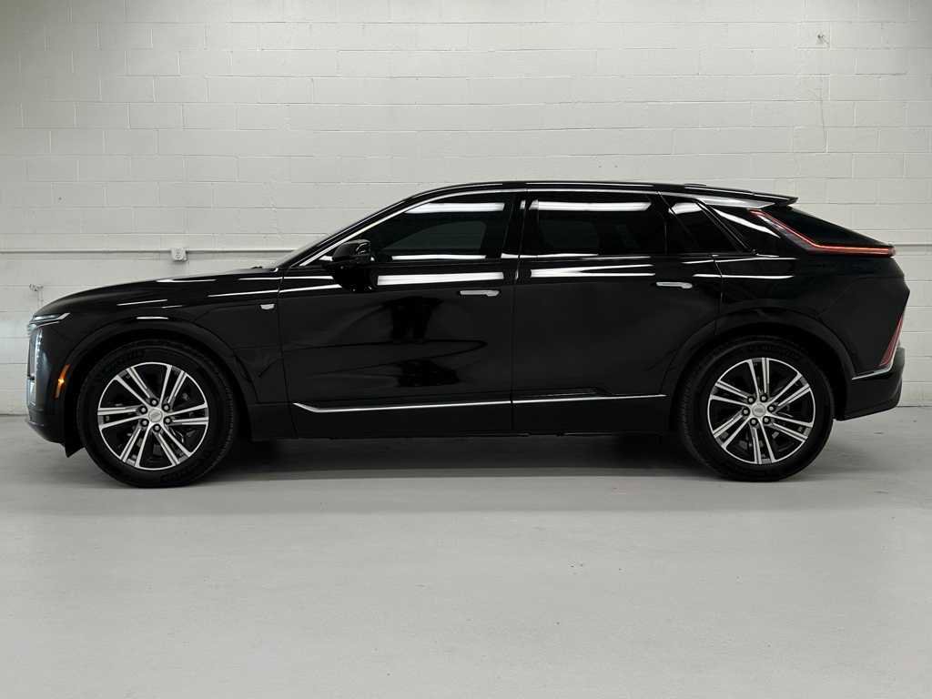 Used 2024 Cadillac Lyriq Luxury image 3