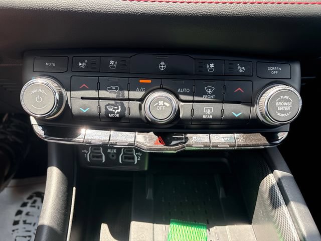 Used 2025 Dodge Durango R/T w/ Blacktop Package AWD/4WD image 18