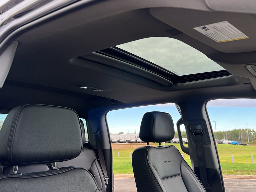 Used 2024 GMC Sierra 2500 Denali w/ Technology Package image 32