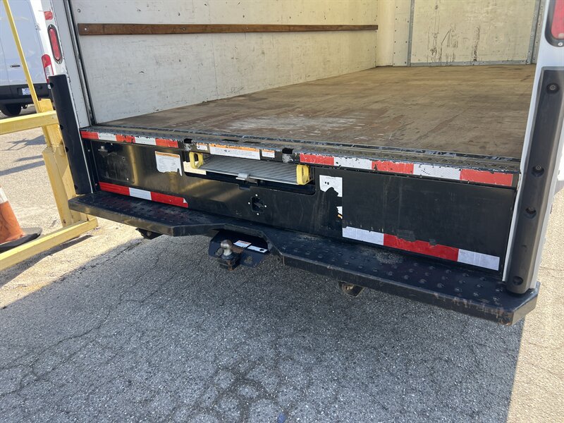 Used 2022 Ford E-350 and Econoline 350 Super Duty RWD image 13