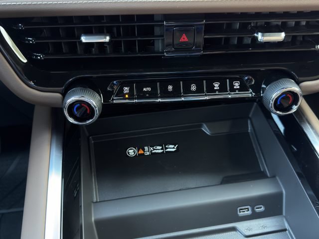 New 2026 Chevrolet Tahoe High Country AWD/4WD image 16