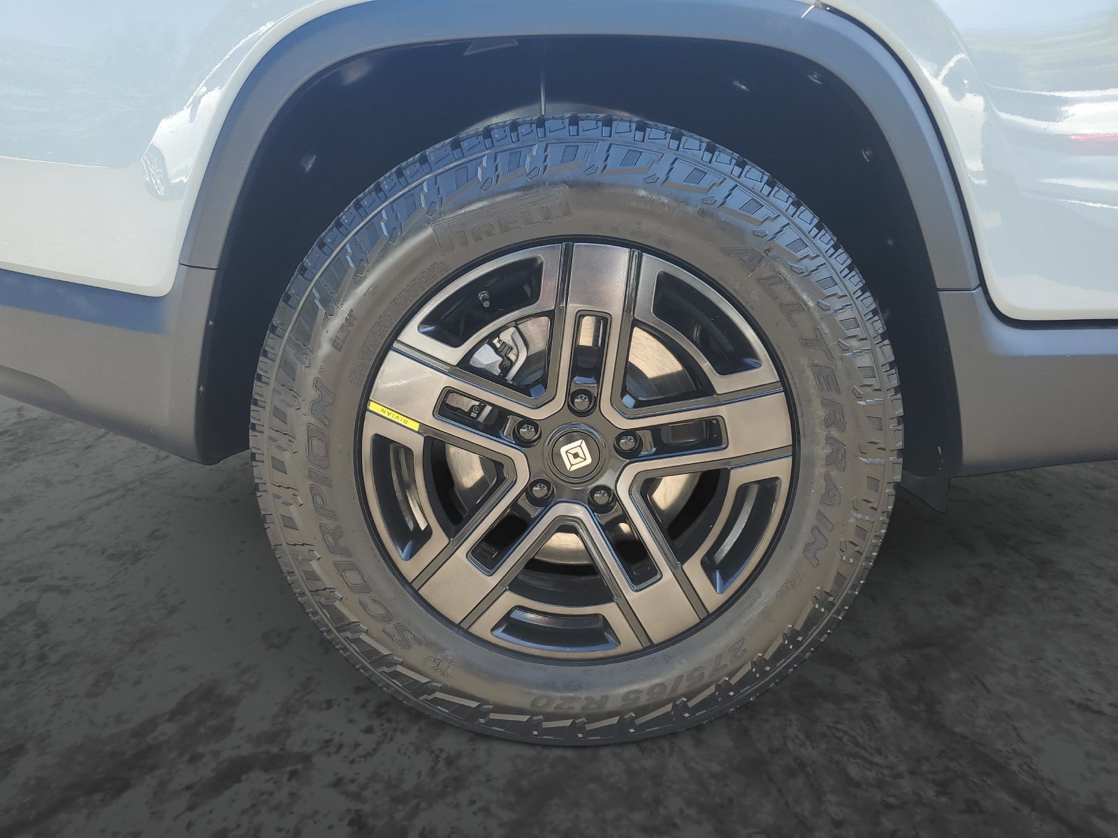 Used 2024 Rivian R1T Adventure Dual AWD/4WD image 5