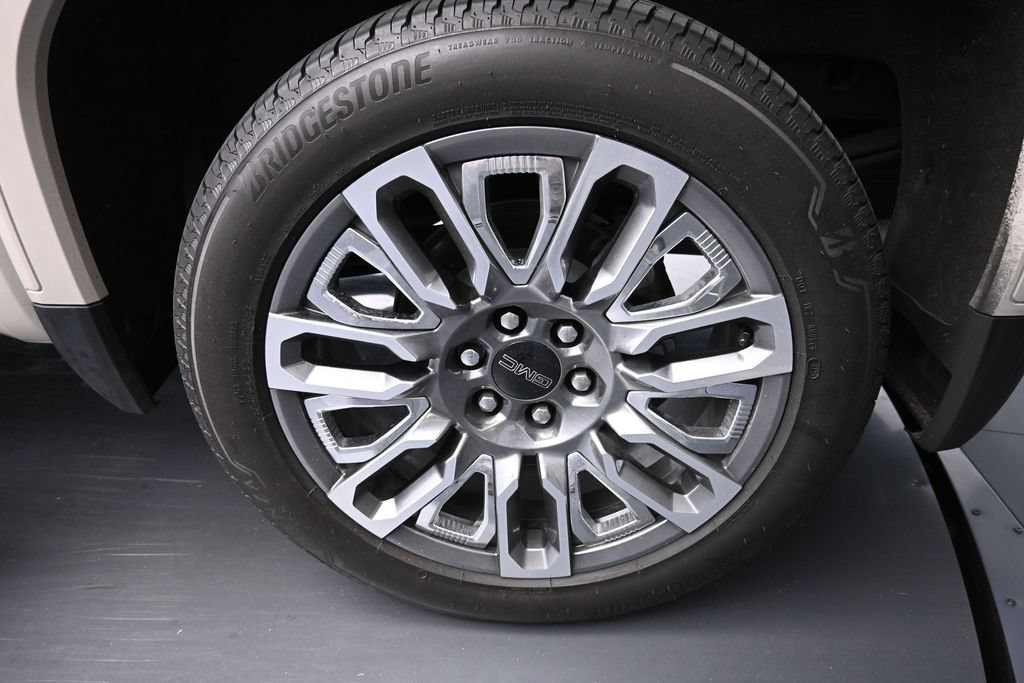 Used 2026 GMC Sierra 1500 Denali Ultimate AWD/4WD image 9