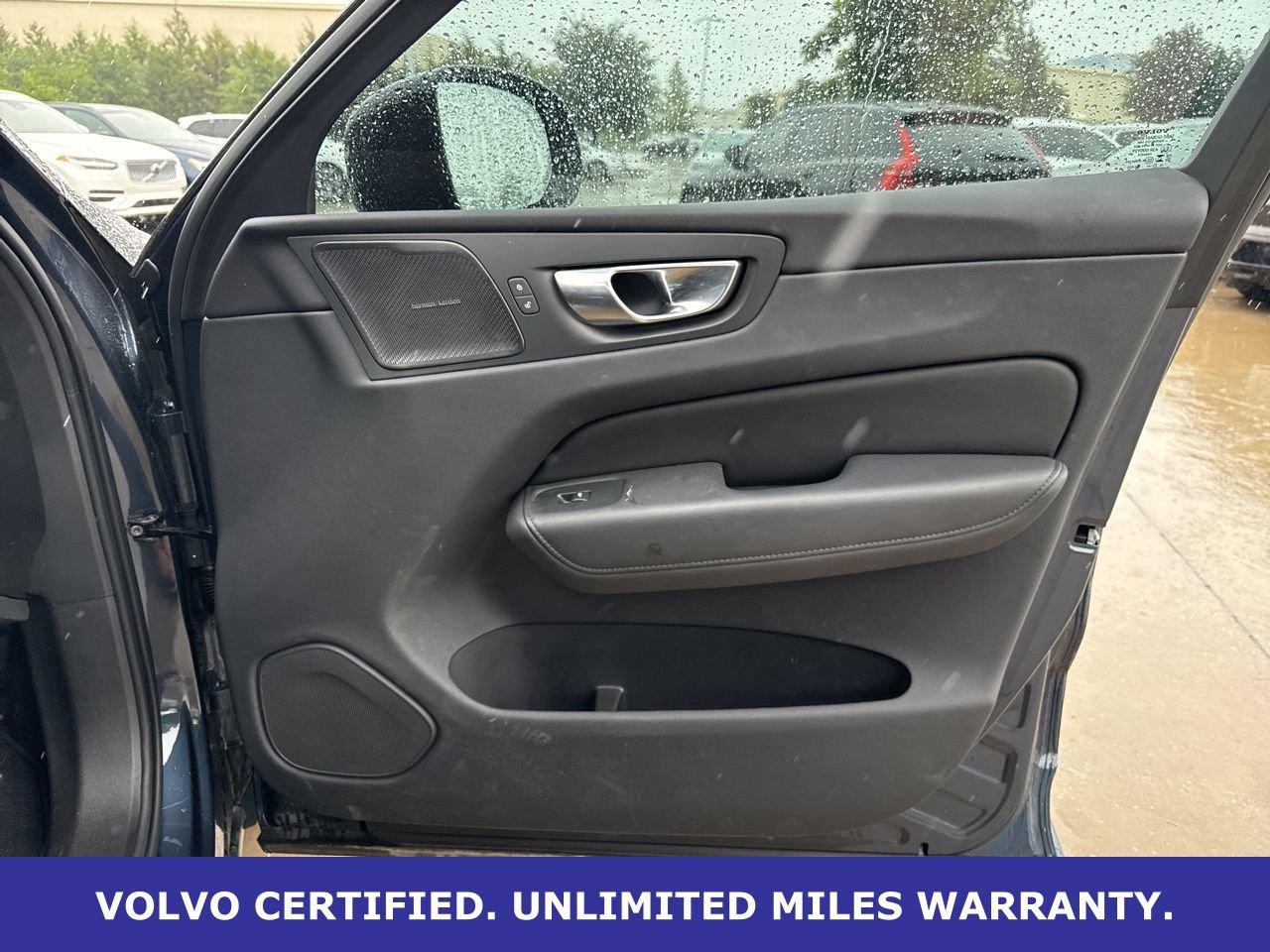 Certified 2024 Volvo XC60 B5 Plus w/ Climate Package AWD/4WD image 10