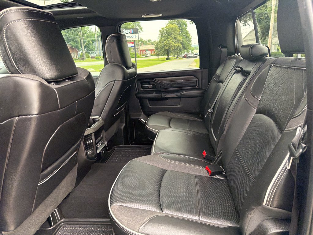 Used 2025 RAM 3500 Limited AWD/4WD image 26