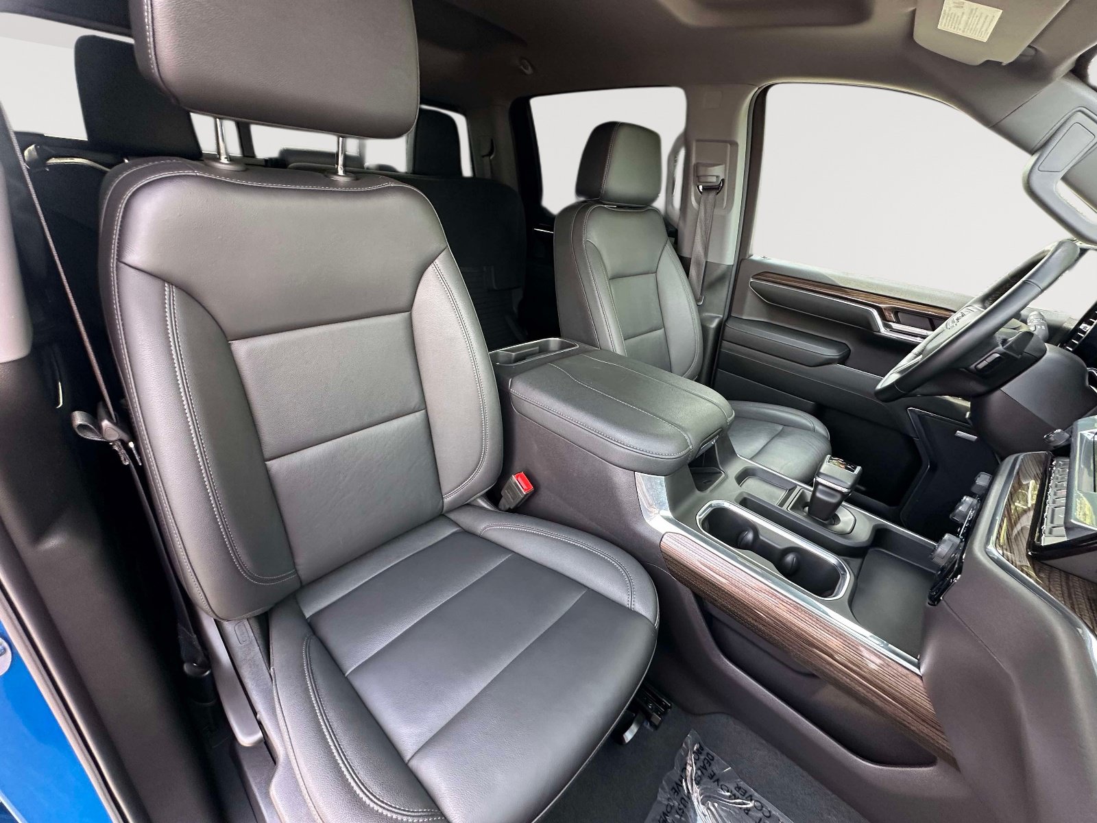 Used 2024 Chevrolet Silverado 1500 LT Trail Boss w/ Convenience Package II AWD/4WD image 25