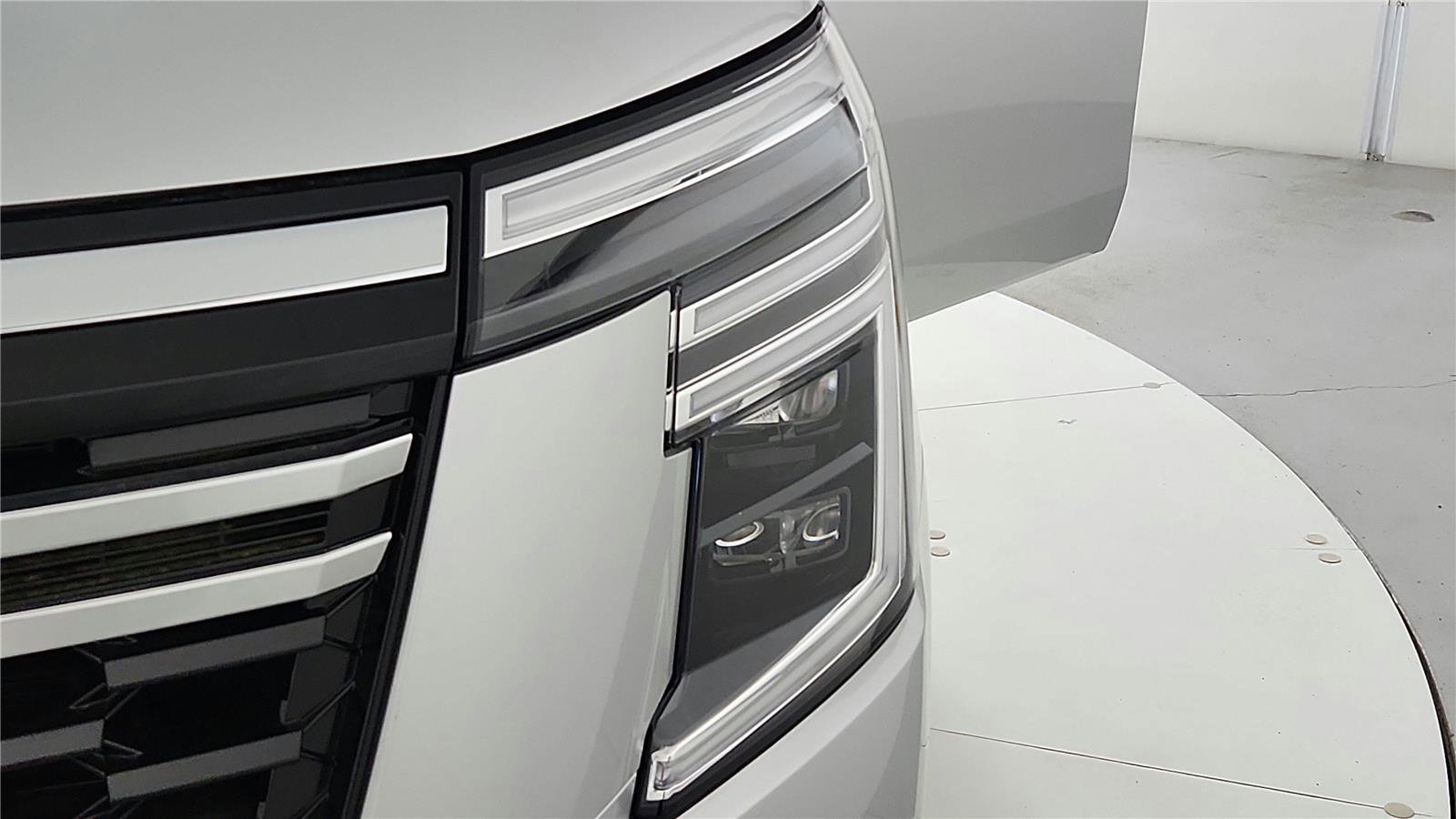 Certified 2025 Nissan Armada SL w/ Captain's Chari Seat Package AWD/4WD image 38